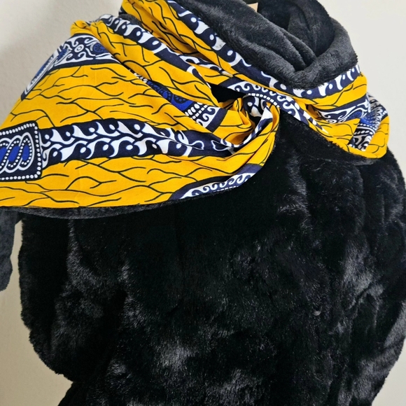 PHOEBE - Winter Scarf - Picture 5 of 5